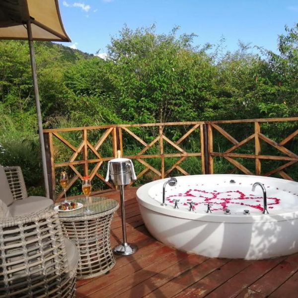 Emaiyan Luxury Camp